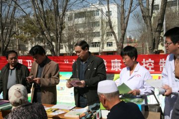 2013年兵团 “世界卫生日”宣传活动在十二师举办