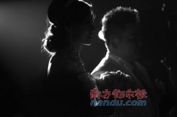 冬冬和七七同性结婚 探寻国外女同性恋的爱情