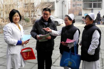 图片报道：保定西关社区卫生服务中心健康教育进社区