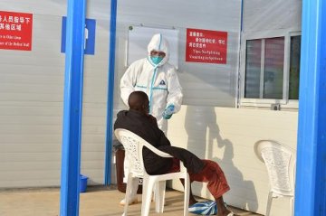 中方援利医疗队收治首批埃博拉疑似患者