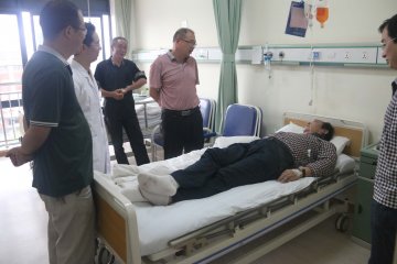 长沙县民政局领导来省荣军医院看望轮养的残疾军人
