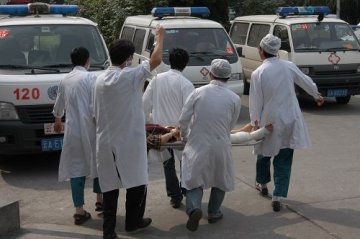 云南医疗队在抗震救灾第一线