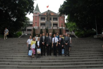 瑞典斯科纳省卫生代表团来附属一院商洽合作项目