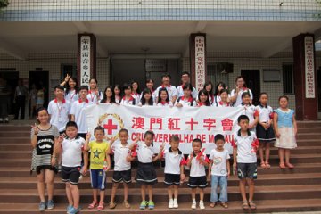 澳红十字会首次办青少年生活体验团 十八学生体验川农家生活