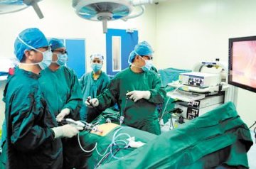 湖南一医院开展3D眼镜手术：就像钻进患者肚皮