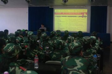 国家食品安全风险评估中心针对北京科技大学2013年入学新生开展普及食品安全知识宣传教育讲座