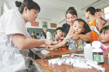 凤翔血铅超标事件折射西部发展困境