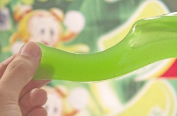 低价雪糕滥用添加剂食用胶 融化后变胶状物
