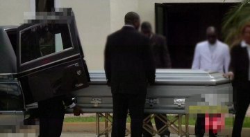 美妇女因过度肥胖而死被拍成节目