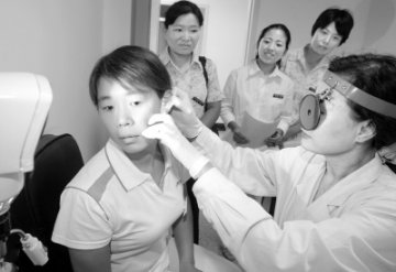 打工子弟学校教师免费体检