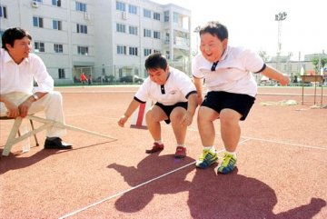 儿童肥胖8岁始