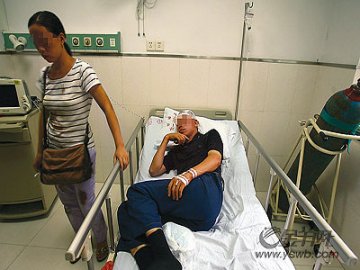 两帮医托共二十余人街头斗殴抢病人