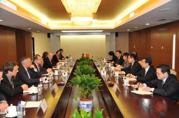 毕井泉会见德国联邦食品和农业部部长克里斯蒂安·施密特