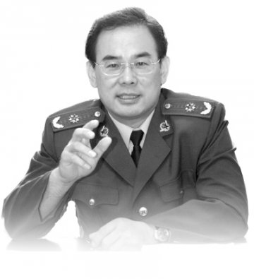 高长青 在心脏上构筑“放心工程”