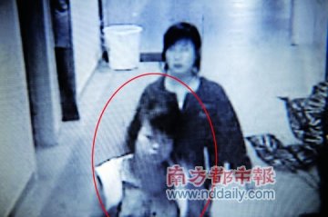 产妇疑因父母反对其成婚抛弃亲生子