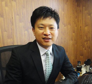 程伟权获委医院行政总监