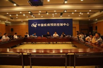 中心传染病处组织召开《中国重点传染病和病媒生物监测报告（2012年）》审稿会