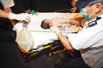 赴港产子妇女压死满月儿子