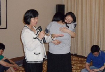开展放松减压活动，促进心理健康