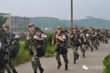 谁说女子不如男？请看一线女护士的“战场突击”