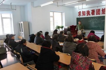 省肿瘤医院积极开展服务社区健康讲座活动