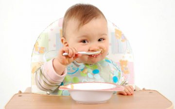 父母必读：如何正确培养婴儿进食技能