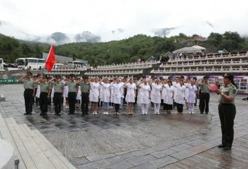 在红歌唱响的地方庄严宣誓