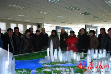 北京胸科医院组织统战朋友参观通州新城规划馆