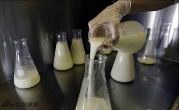 美国辣妈捐315kg母乳创吉尼斯纪录