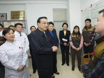 总理“倾听”艾滋患者的“秘密”
