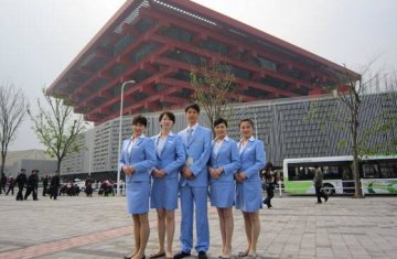 第一临床医学院谢舜名同学承担世博会江苏馆解说任务