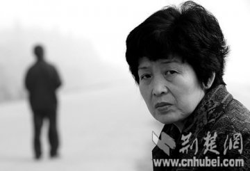 母亲为割肝救子坚持日行10公里减肥