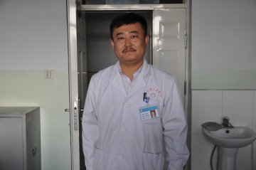 寻找身边的好医生系列报道之二十三：普通中的不平凡