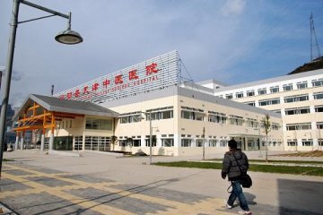 天津援建陕西地赈灾区略阳县中医院即将投入使用