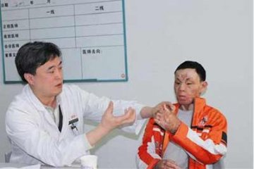 救火英雄入院 治疗费成难事