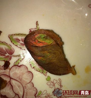 骨里香被曝肉制品呈红绿色 厂家称正常