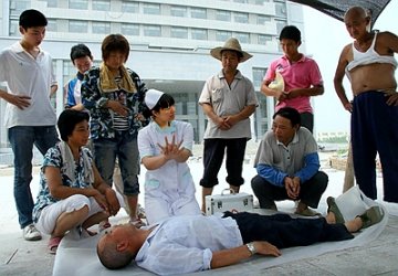给农民工送健康