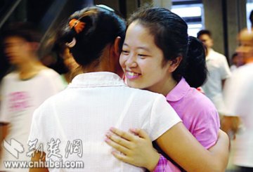 大一女生开博客救助重病女孩