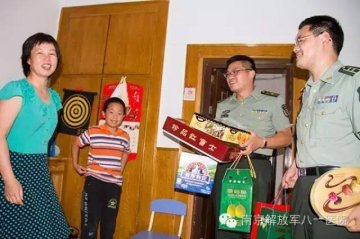 第八一医院中秋节组织慰问援坦军医组家属