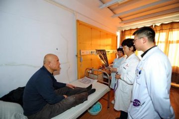 长春：城乡医疗救助中心为低保人群就医提供便利