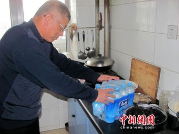 哈尔滨兴隆镇自来水疑遭污染 近200学生腹泻