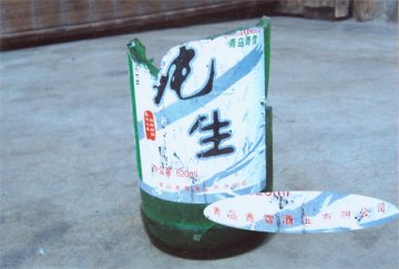 青岛青雪啤酒常温下自爆致使宝宝失明