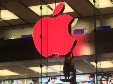 纪念世界艾滋病日 苹果零售店logo变为红色