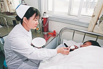 面对千名HIV感染者