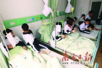 佛山一所中学食堂疑似食物不洁致92名学生中毒