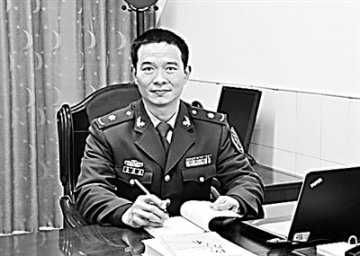 神经外科专家朱明亮力排众议开颅救战士
