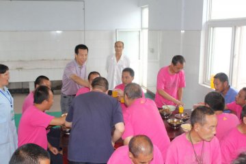 市复退军人精神病康复医院欢庆八一