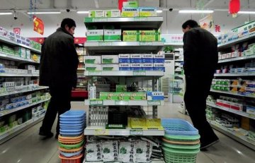 大型连锁药店拼命扩张难跨“定点”关