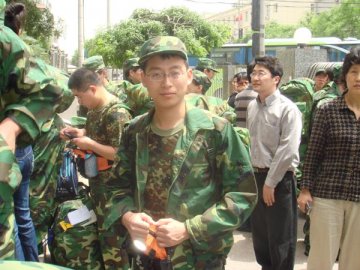推迟婚礼赴灾区