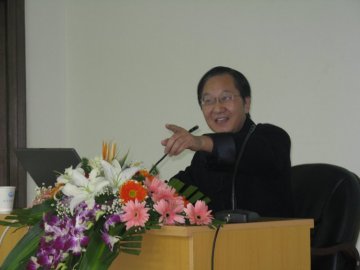 北京中医药大学张其成教授应邀来我校作学术报告